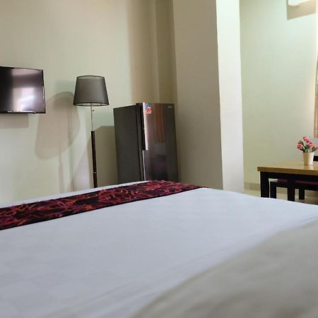 Atlantic Hotel อัมบอน ภายนอก รูปภาพ