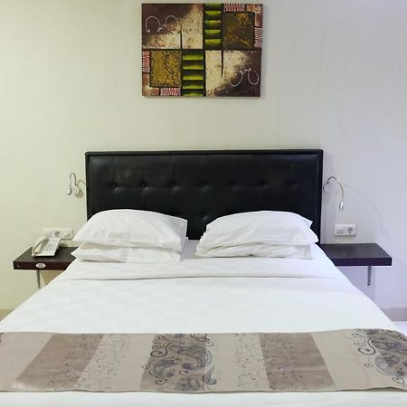Atlantic Hotel อัมบอน ภายนอก รูปภาพ
