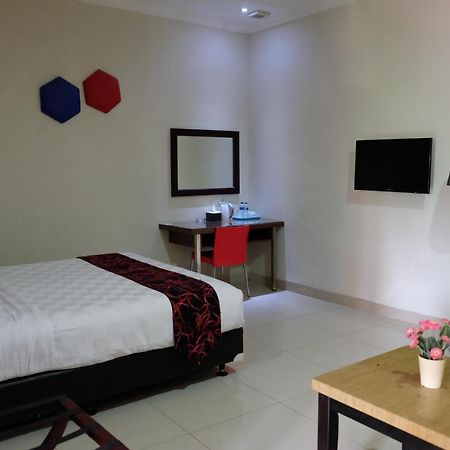 Atlantic Hotel อัมบอน ภายนอก รูปภาพ