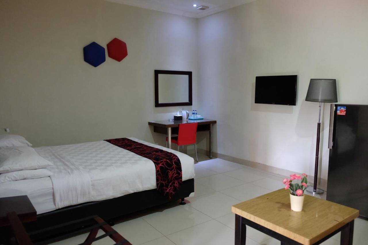Atlantic Hotel อัมบอน ภายนอก รูปภาพ